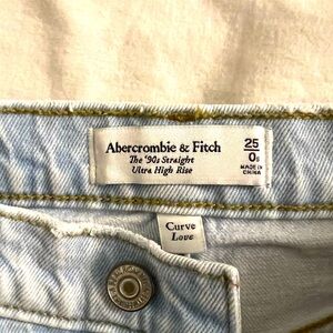 Abercrombie The 90s Straight Ultra High Rise Curve Love 25 0 Short